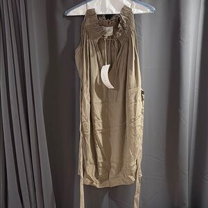 Chic Sleeveless Dress with Ruffled Neckline